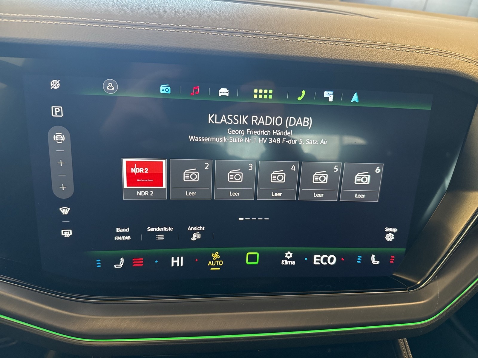 Volkswagen Touareg V6 R-LINE BLACK STYLE PANO STANDHZ. AHK