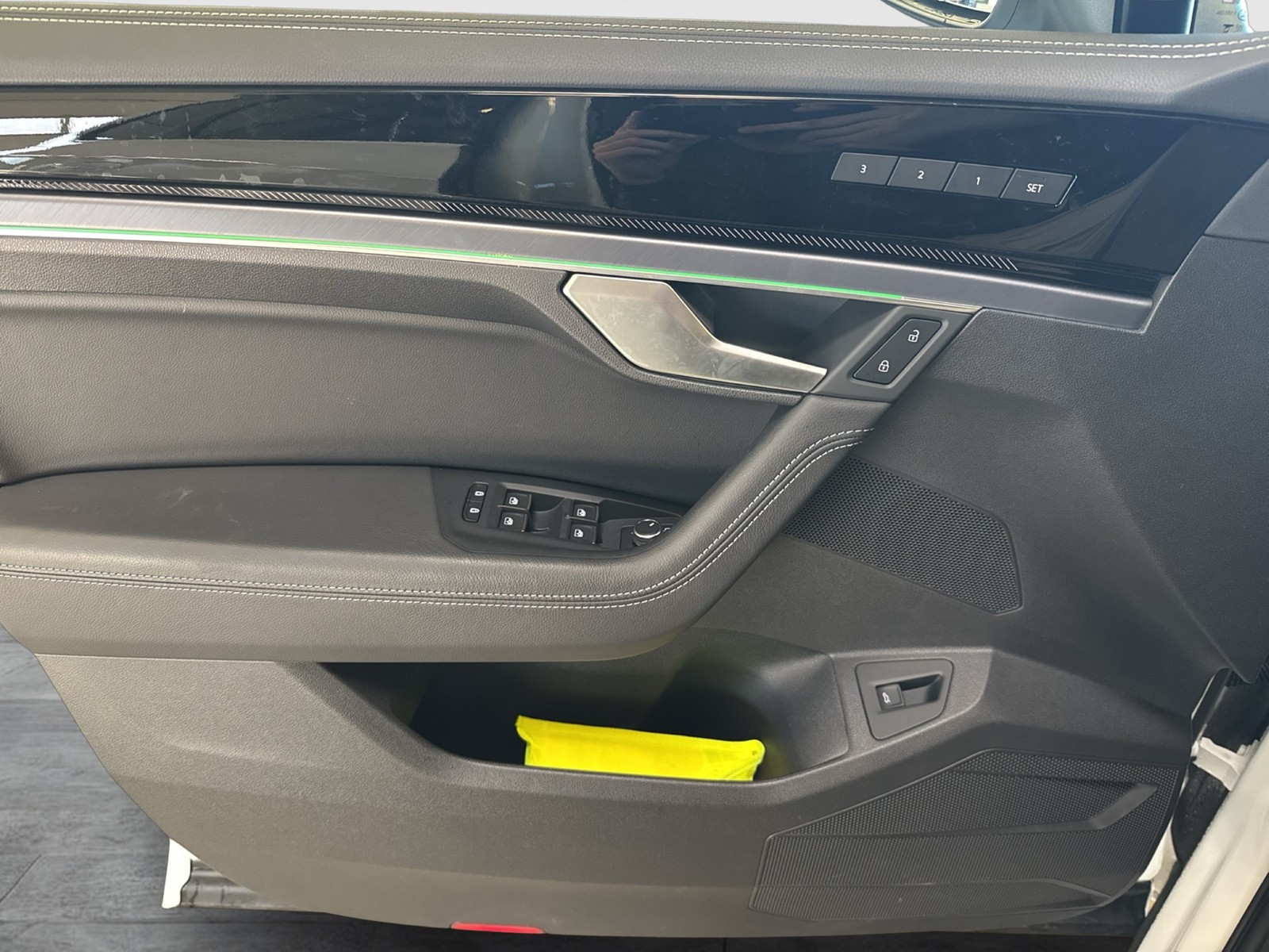 Volkswagen Touareg V6 R-LINE BLACK STYLE PANO STANDHZ. AHK