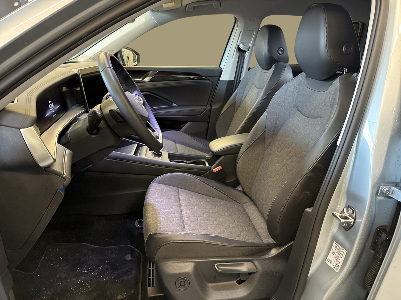 Volkswagen Tayron 1.5 eTSI LIFE AHK CAM ACC LM18 CARPLAY