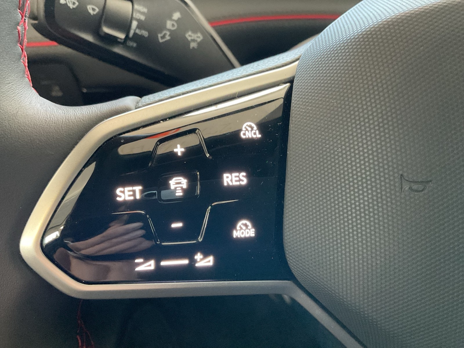 Volkswagen ID.7 GTX 4X4 WÄRMEPUMPE AHK 360°CAM LM20 HEAD-UP