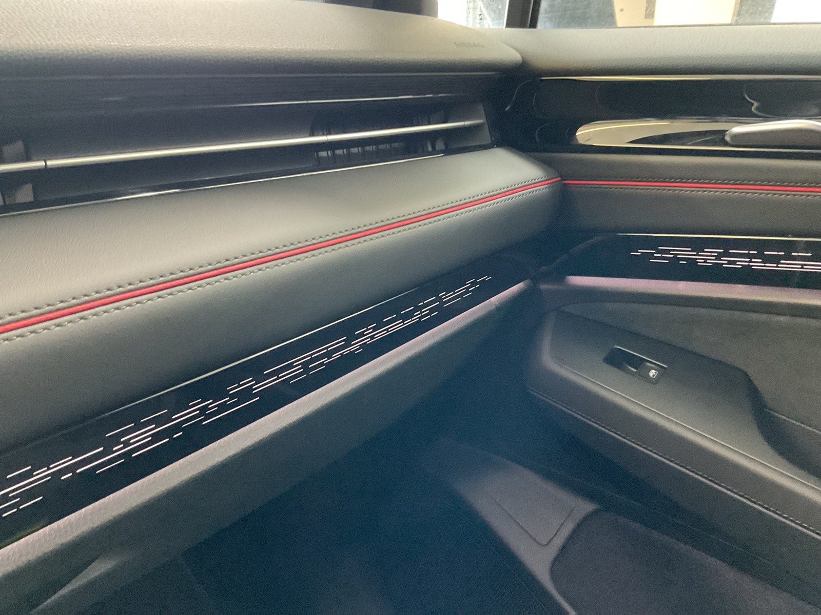 Volkswagen ID.7 GTX 4X4 WÄRMEPUMPE AHK 360°CAM LM20 HEAD-UP