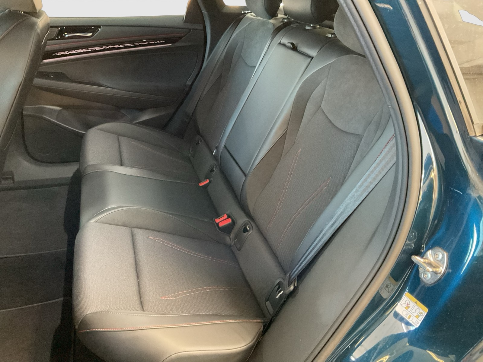 Volkswagen ID.7 GTX 4X4 WÄRMEPUMPE AHK 360°CAM LM20 HEAD-UP