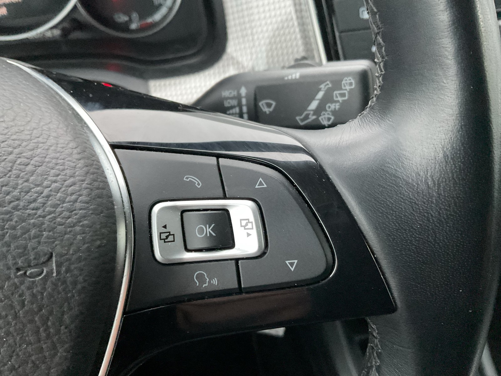 Volkswagen e-up! STYLE PLUS 4TÜREN CAM ALU SITZHZ EINPARKH.