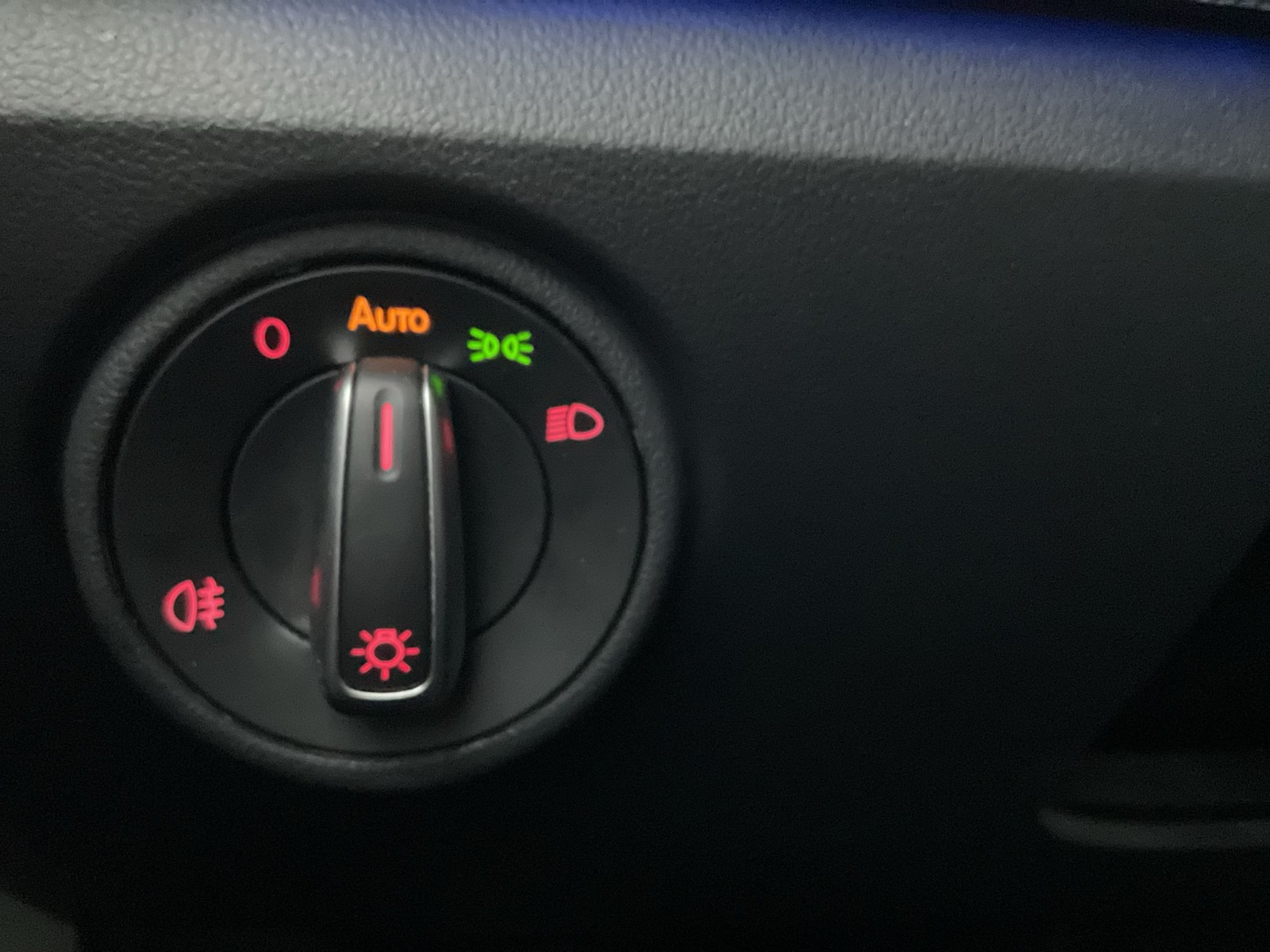 Volkswagen e-up! STYLE PLUS 4TÜREN CAM ALU SITZHZ EINPARKH.