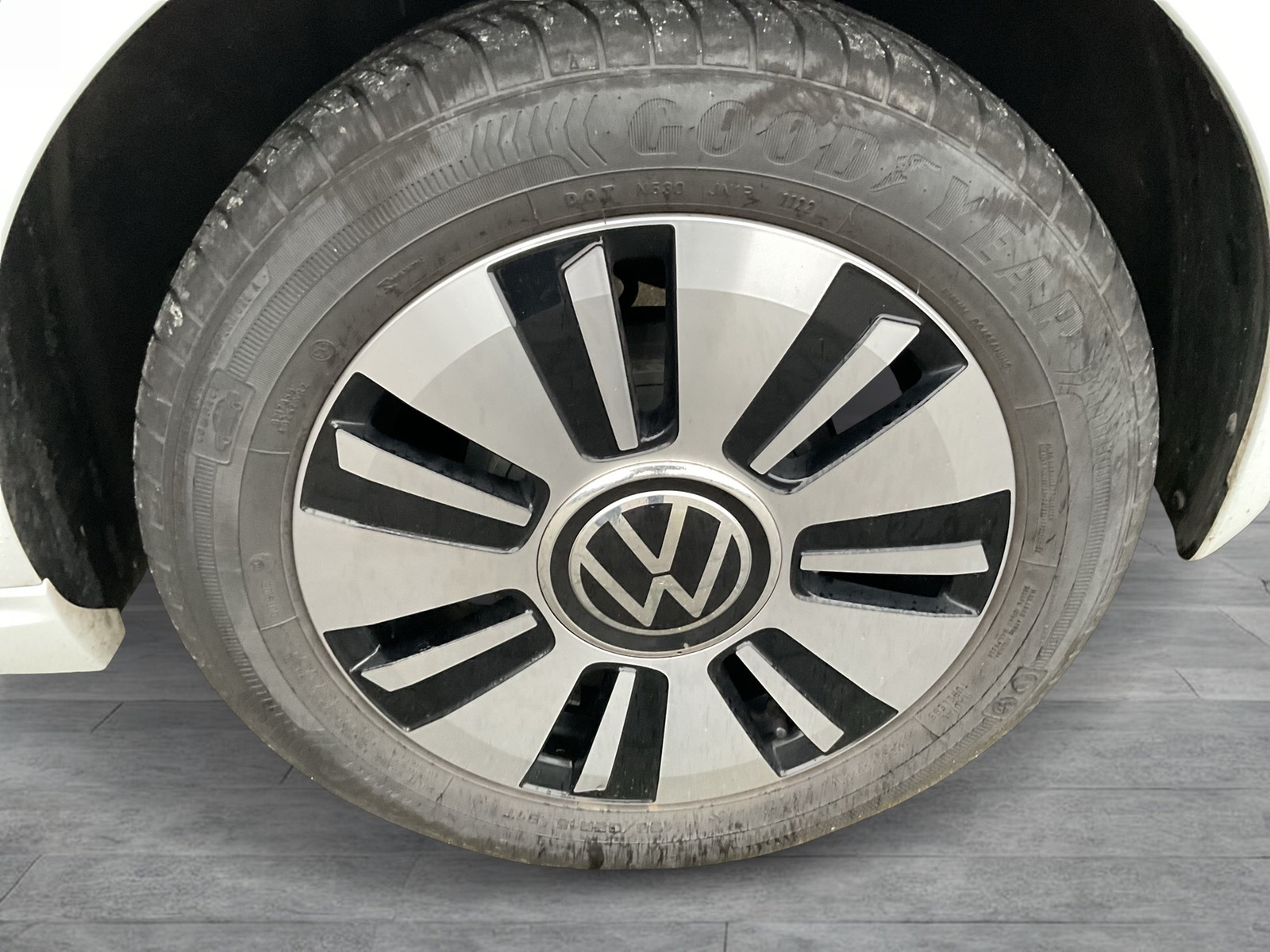 Volkswagen e-up! STYLE PLUS 4TÜREN CAM ALU SITZHZ EINPARKH.