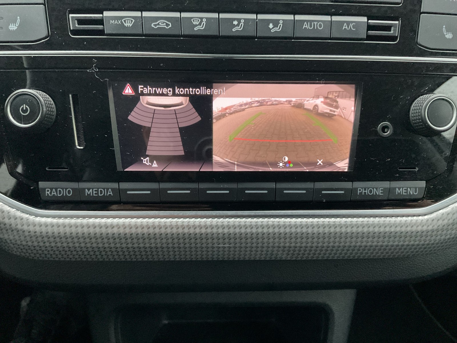 Volkswagen e-up! STYLE PLUS 4TÜREN CAM ALU SITZHZ EINPARKH.