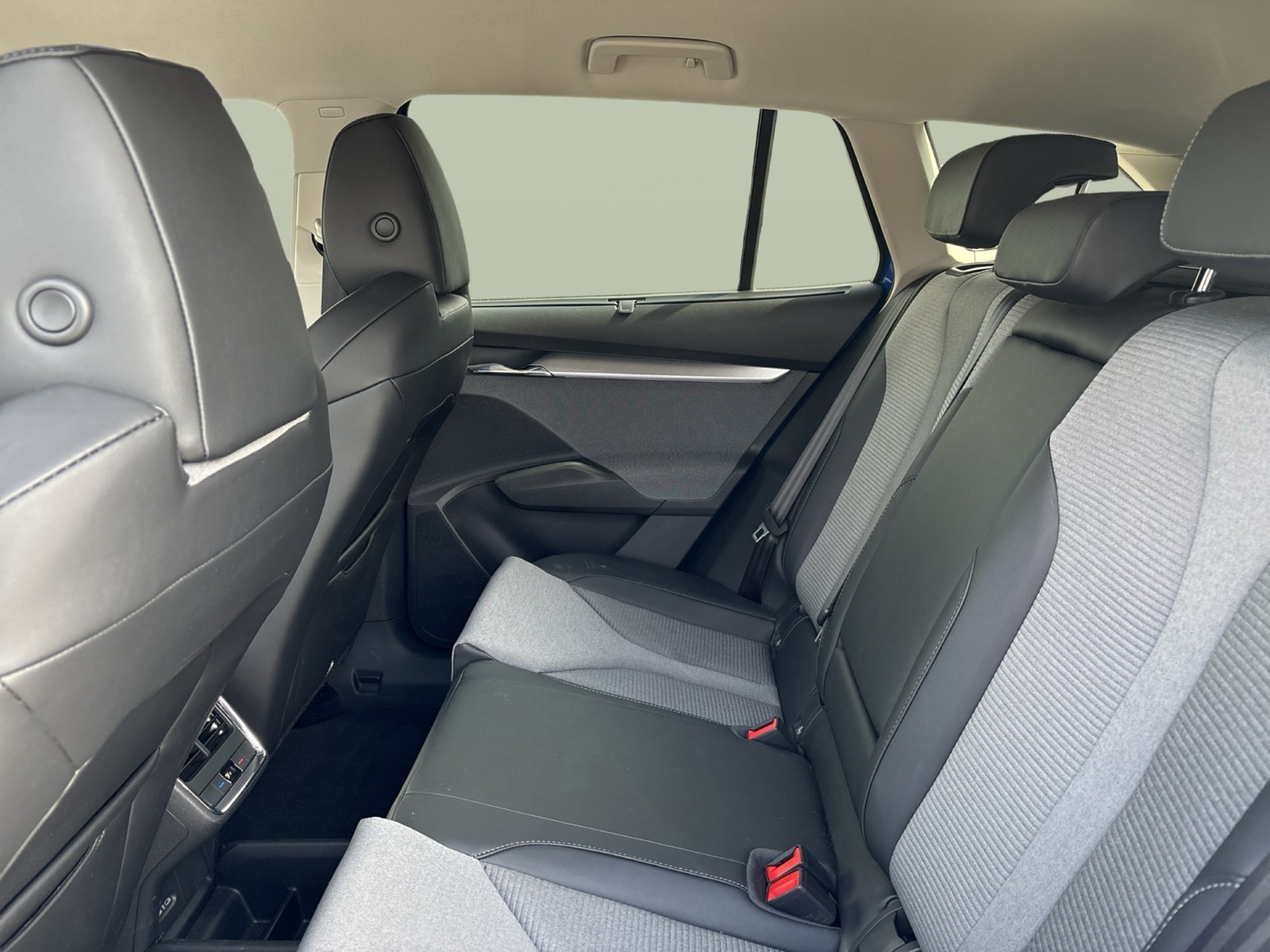 Skoda Enyaq 50 LOFT CAM ACC LM19 NAVI SITZHEIZUNG