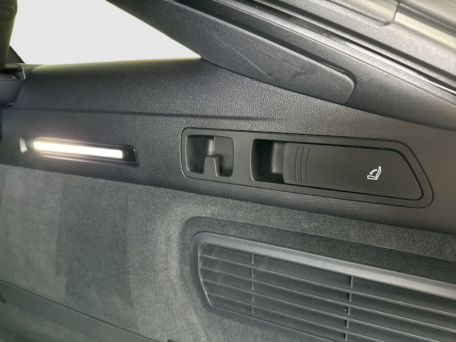 Audi A6 Avant 45 quattro advanced BLACKPAK AHK CAM 19Z