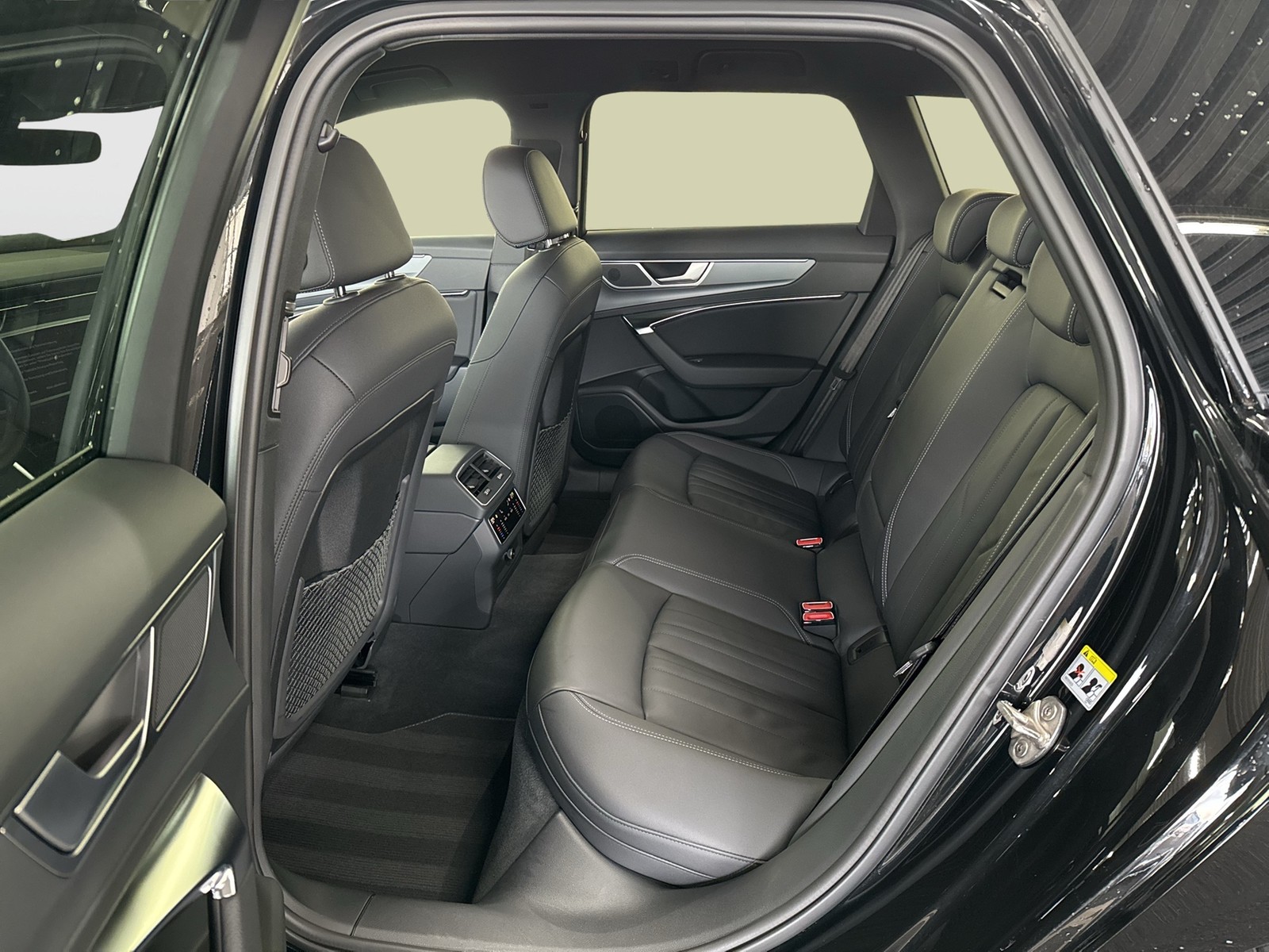 Audi A6 Avant 45 quattro advanced BLACKPAK AHK CAM 19Z