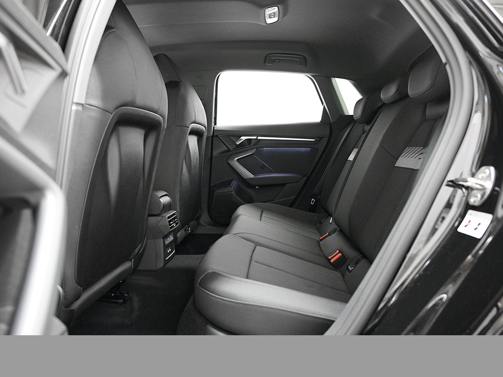 Audi A3 Sportback TFSI advanced AHK+InfotainmentpaketConnectivity+Dachreling