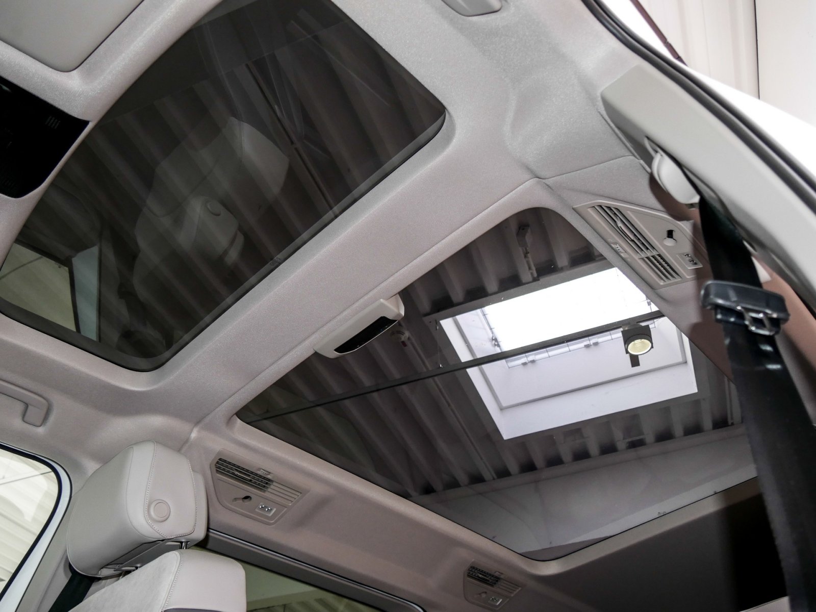 Volkswagen Multivan Edition 110 kW TDI LÜ EDITION AHK PANO Standhzg. MATRIX-LED