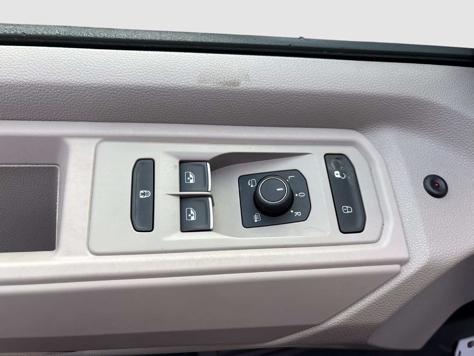 Volkswagen T7 Multivan 2.0 EDITION DSG LÜ AHK PANO STANDHZG