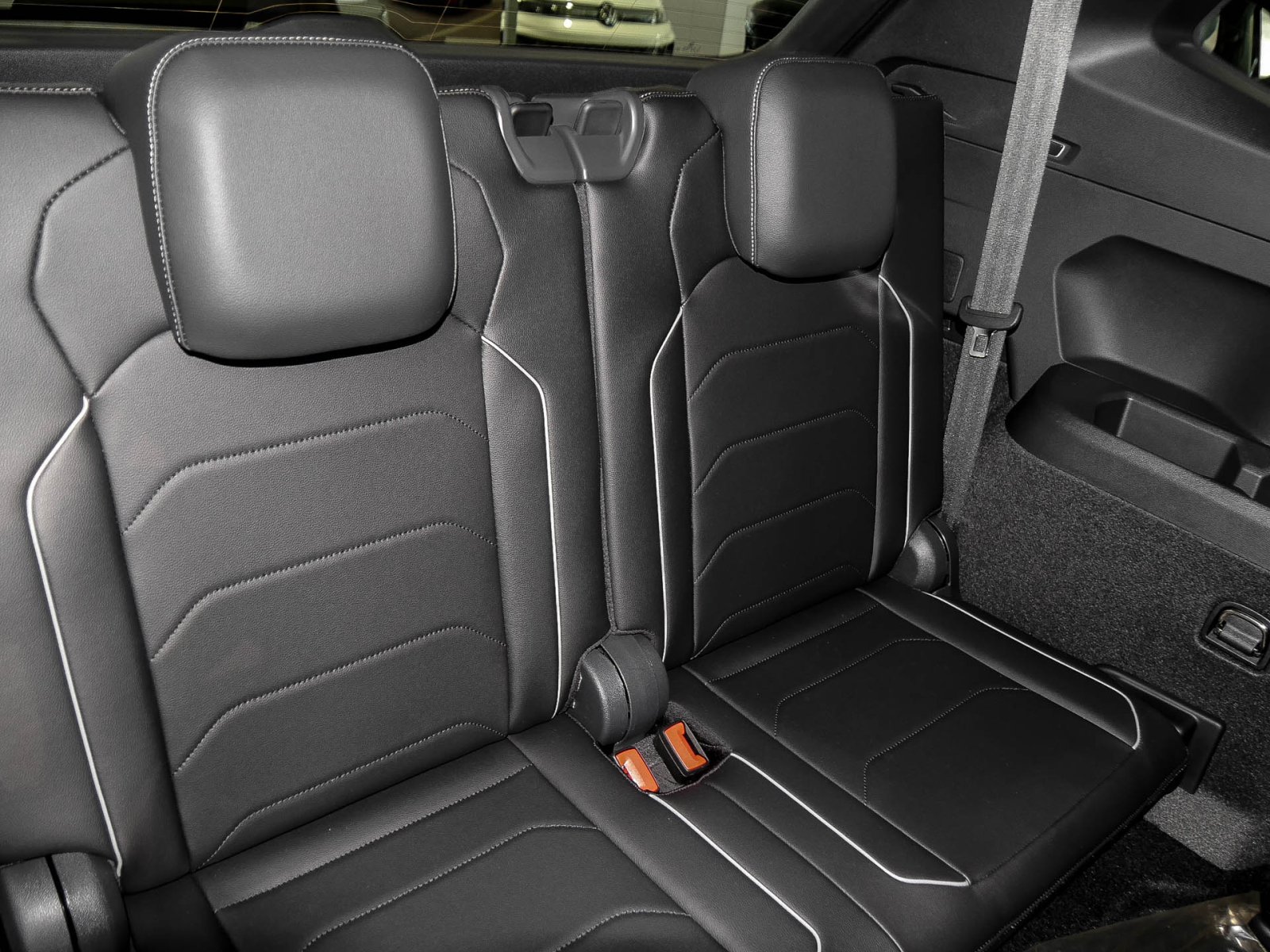 Volkswagen Tiguan Allspace 2.0 TDI R-LINE DSG LEDER 7SITZE
