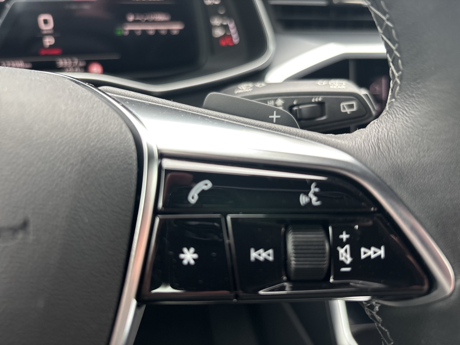 Audi A6 Avant 45 quattro advanced AHK CAM ACC LM19