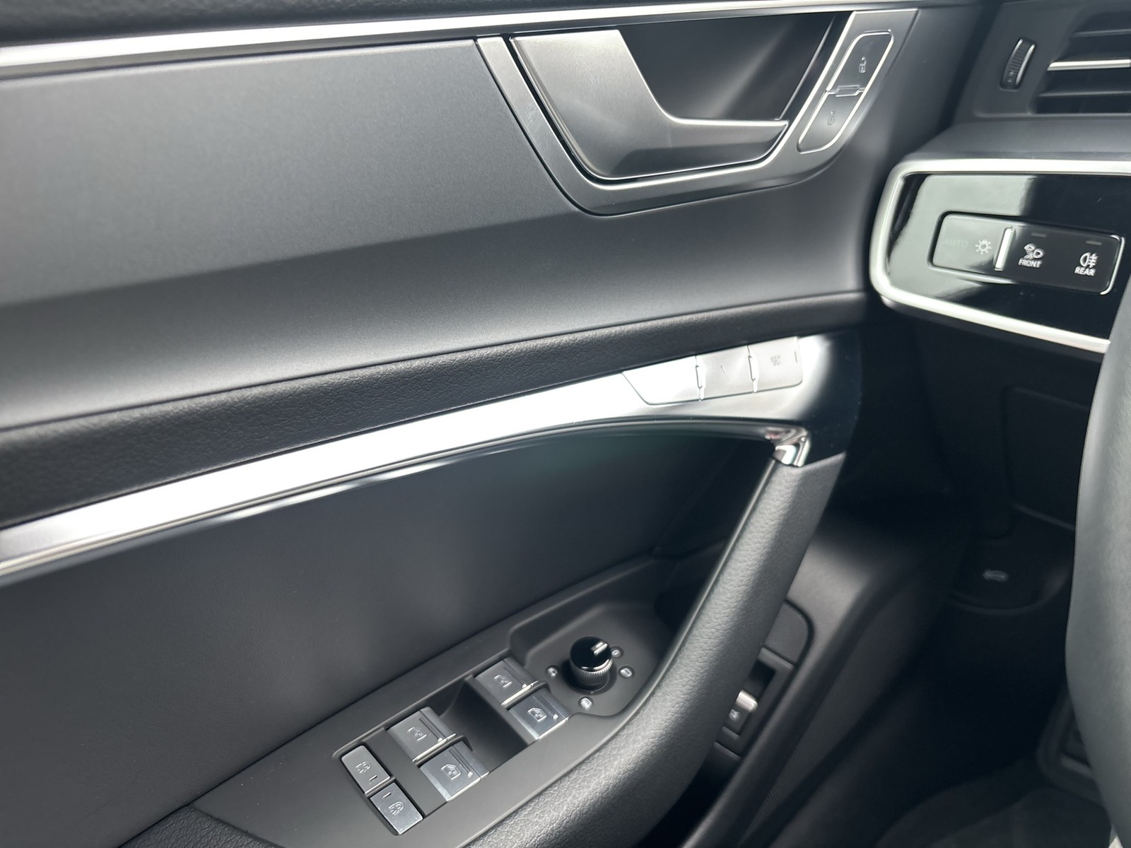 Audi A6 Avant 45 quattro advanced AHK CAM ACC LM19