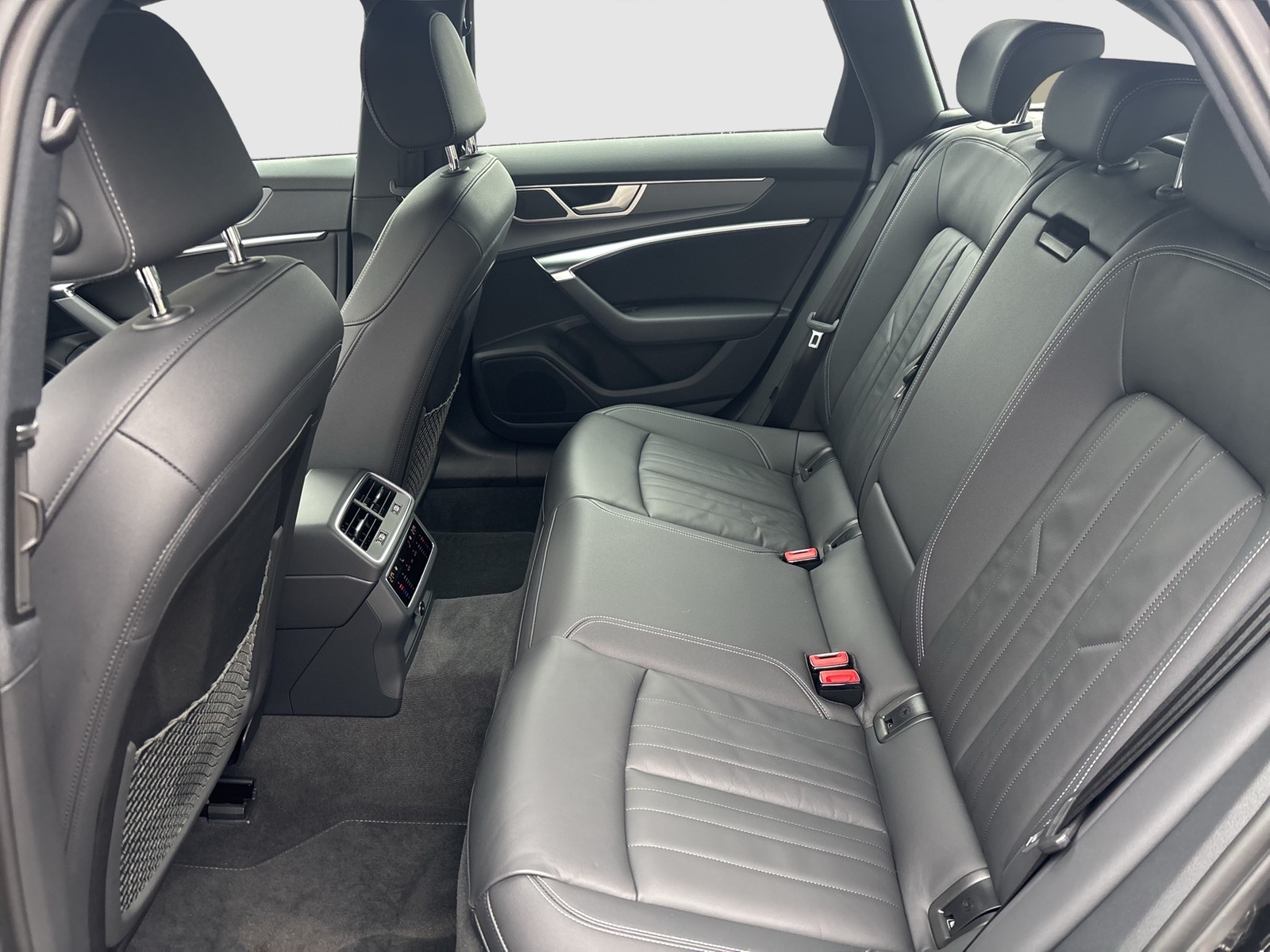 Audi A6 Avant 45 quattro advanced AHK CAM ACC LM19