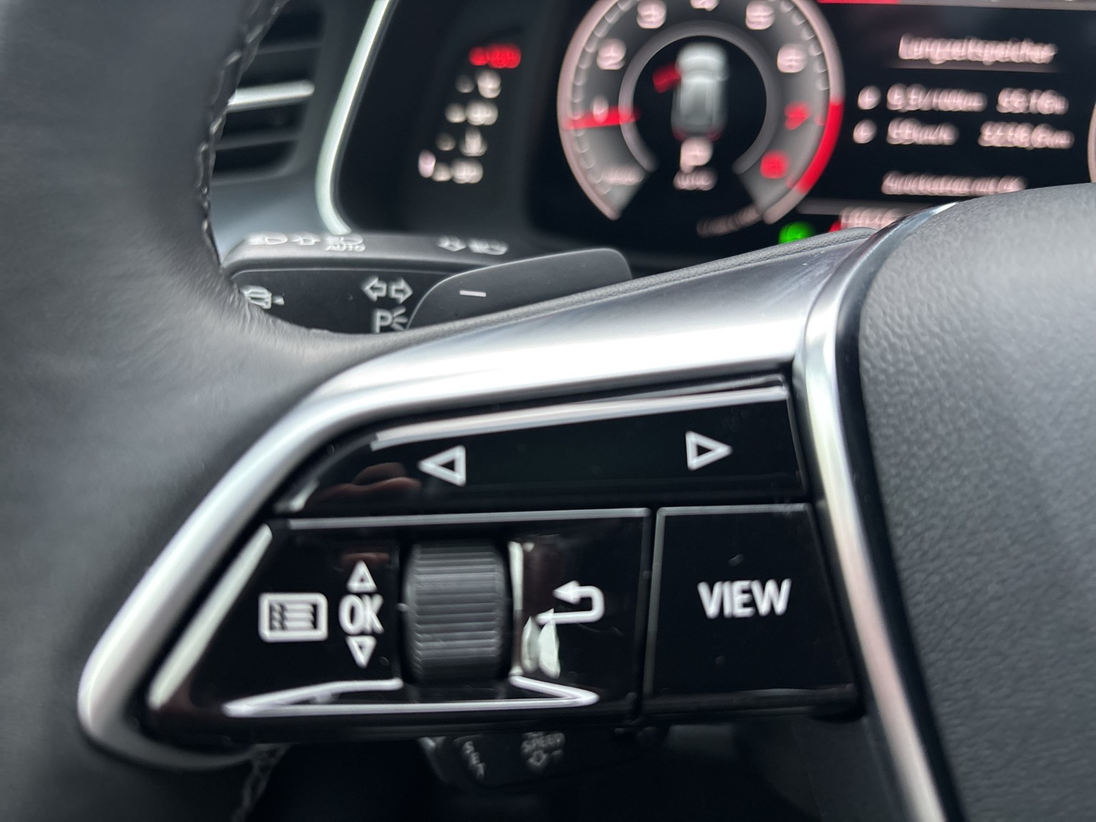 Audi A6 Avant 45 quattro advanced AHK CAM ACC LM19