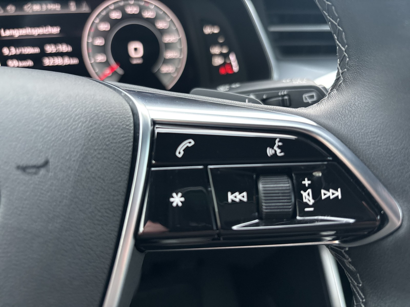 Audi A6 Avant 45 quattro advanced AHK CAM ACC LM19