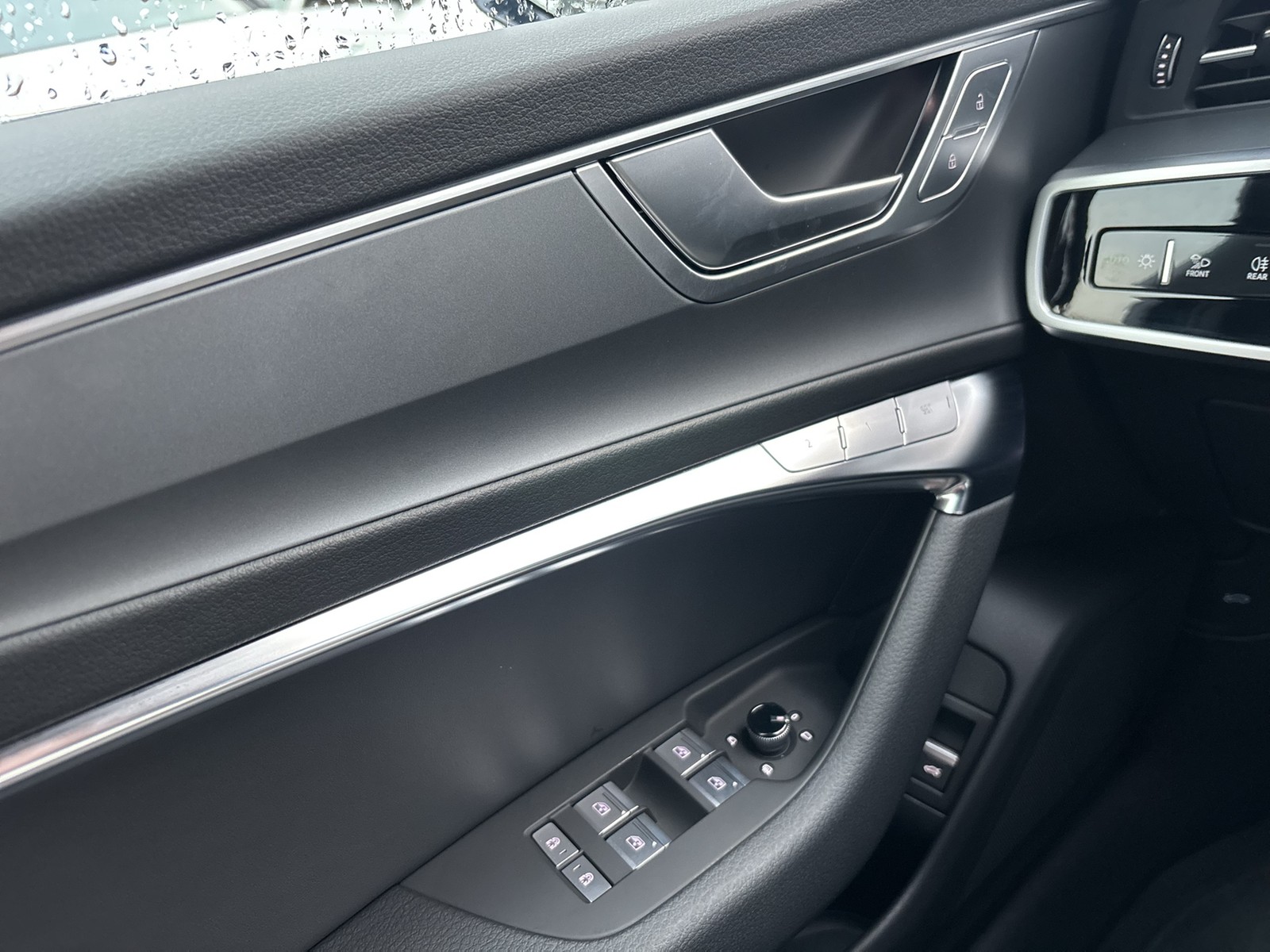 Audi A6 Avant 45 quattro advanced AHK CAM ACC LM19