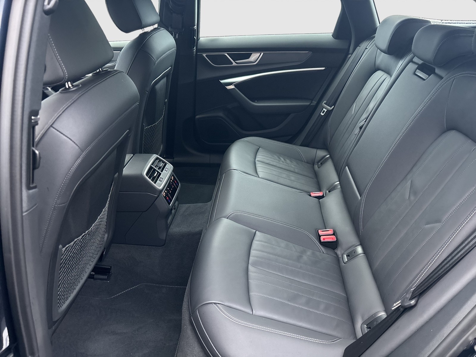 Audi A6 Avant 45 quattro advanced AHK CAM ACC LM19