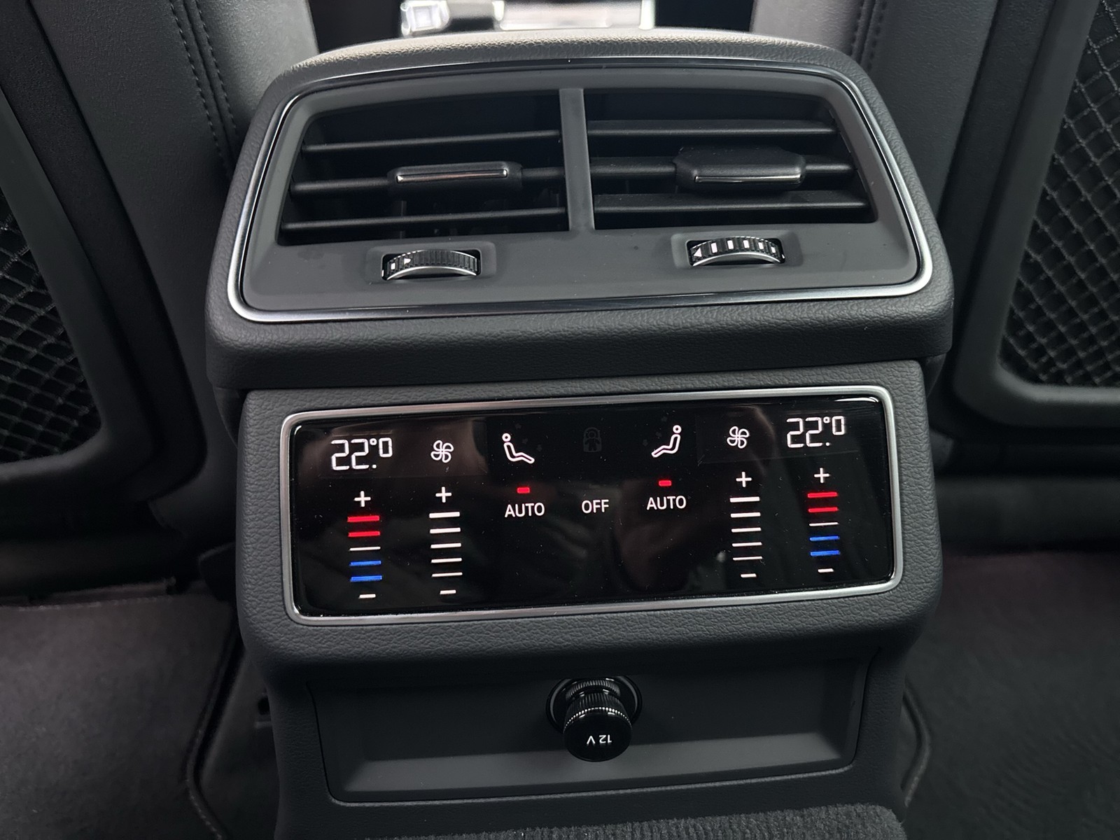 Audi A6 Avant 45 quattro advanced AHK CAM ACC LM19