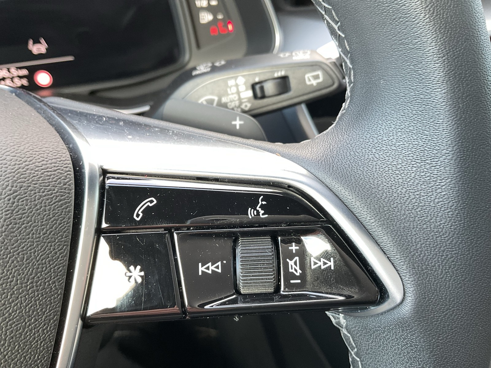 Audi A6 Avant 45 quattro advanced AHK CAM ACC LM19