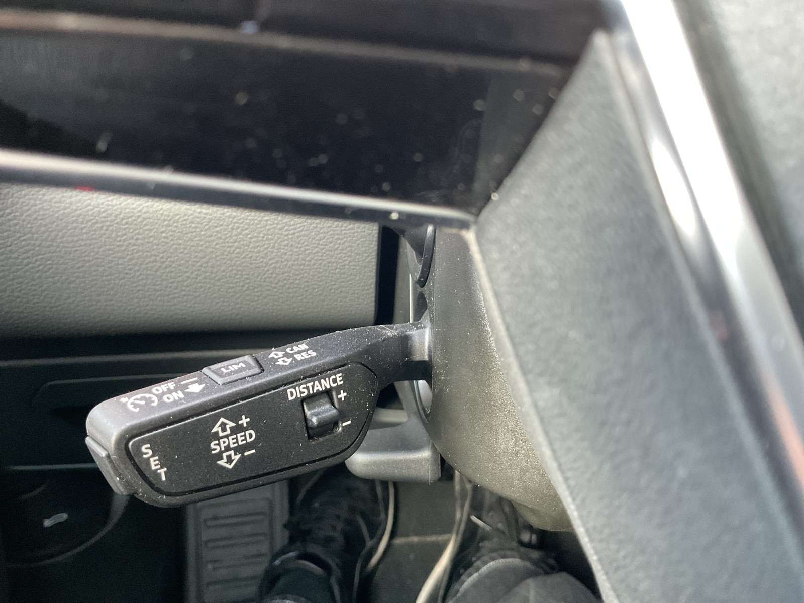 Audi A6 Avant 45 quattro advanced AHK CAM ACC LM19