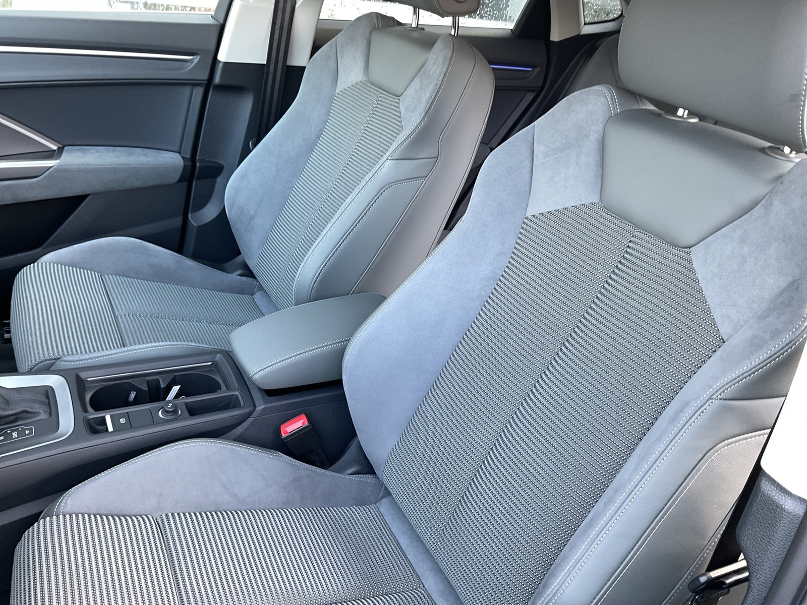 Audi Q3 Sportback 35 S LINE AHK ACC LM18 EKLAPPE NAVI+