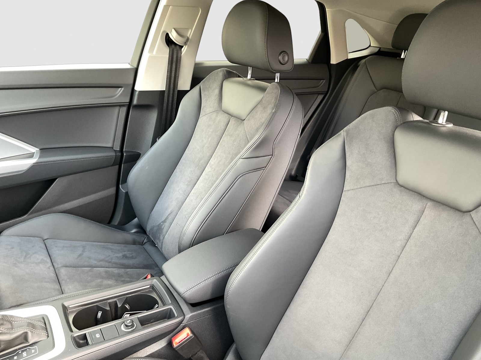 Audi Q3 Sportback 35 S LINE AHK 360°CAM ACC LM18 NAVI+