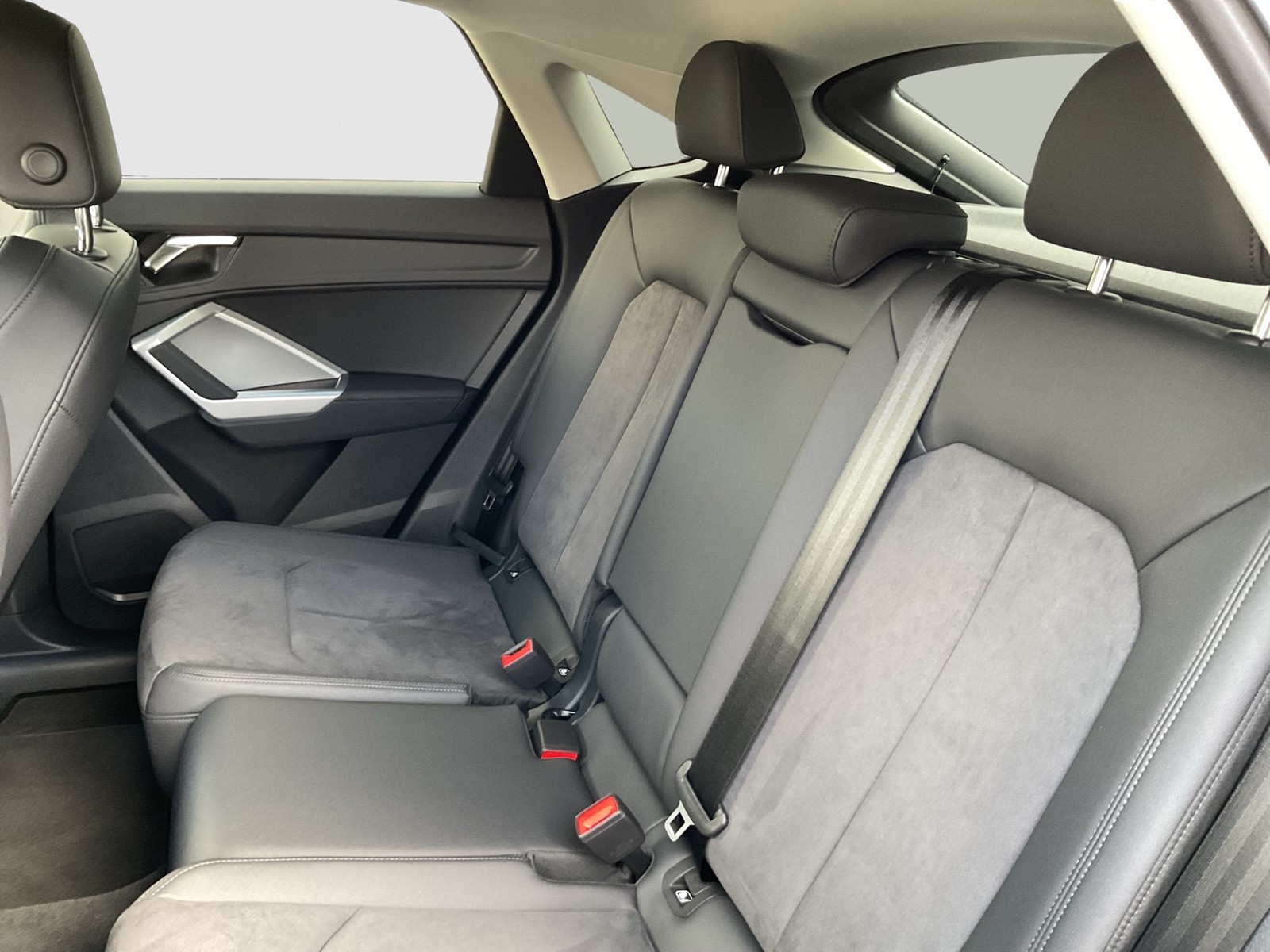 Audi Q3 Sportback 35 S LINE AHK 360°CAM ACC LM18 NAVI+