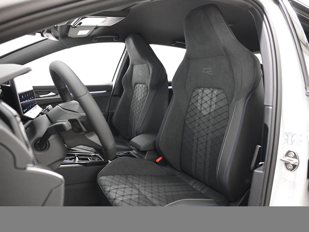 Volkswagen Golf 1.5 R-LINE DSG