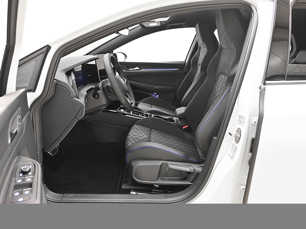 Volkswagen Golf 1.5 eTSI R-LINE DSG