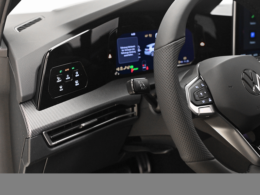Volkswagen Golf 1.5 eTSI R-LINE DSG