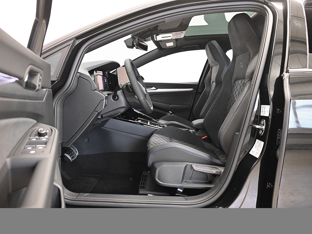 Volkswagen Golf 1.5 R-LINE DSG