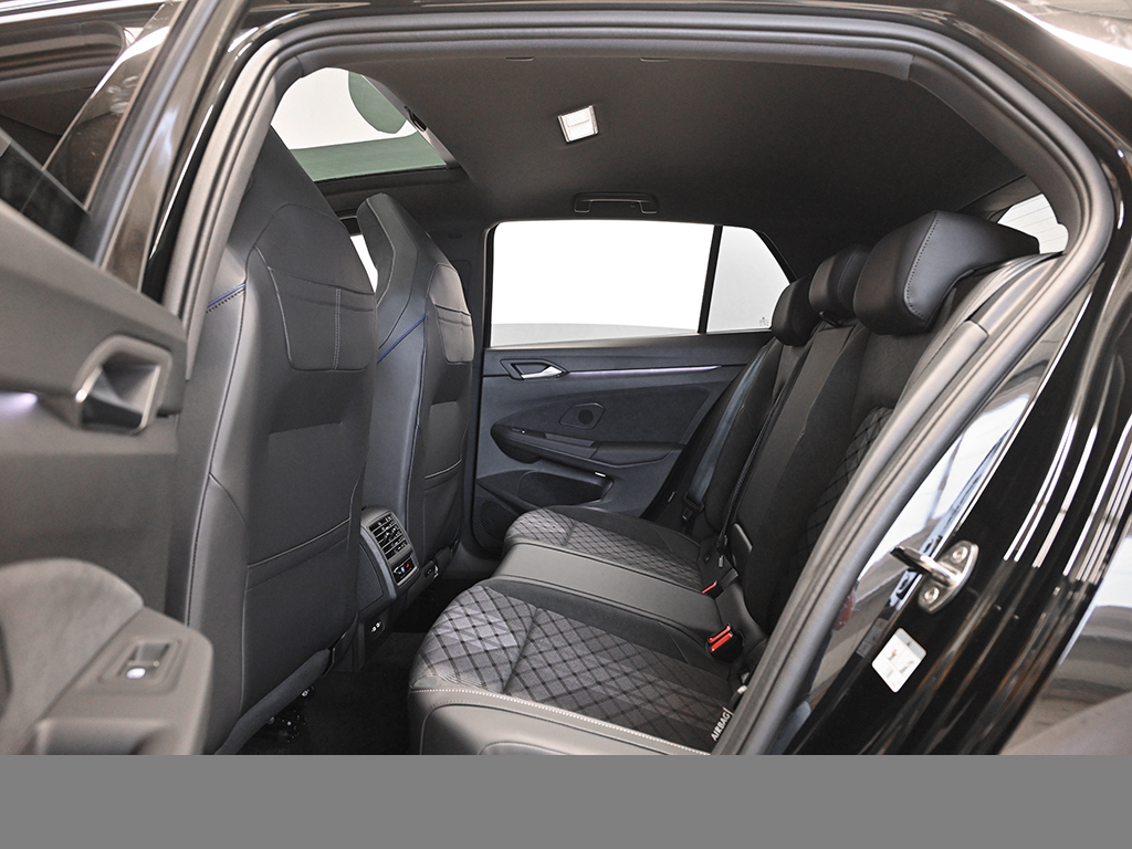 Volkswagen Golf 1.5 R-LINE DSG