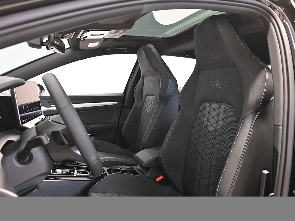 Volkswagen Golf 1.5 R-LINE DSG