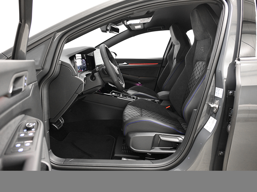 Volkswagen Golf 1.5 eTSI R-LINE DSG