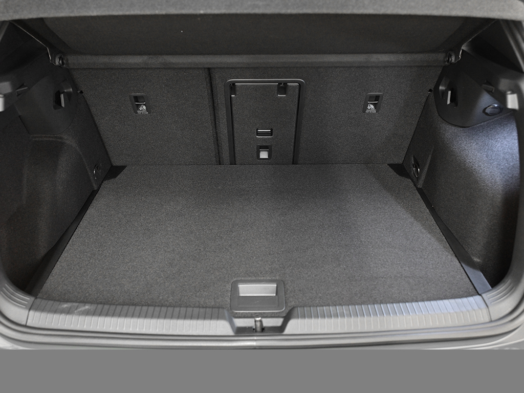 Volkswagen Golf 1.5 eTSI R-LINE DSG