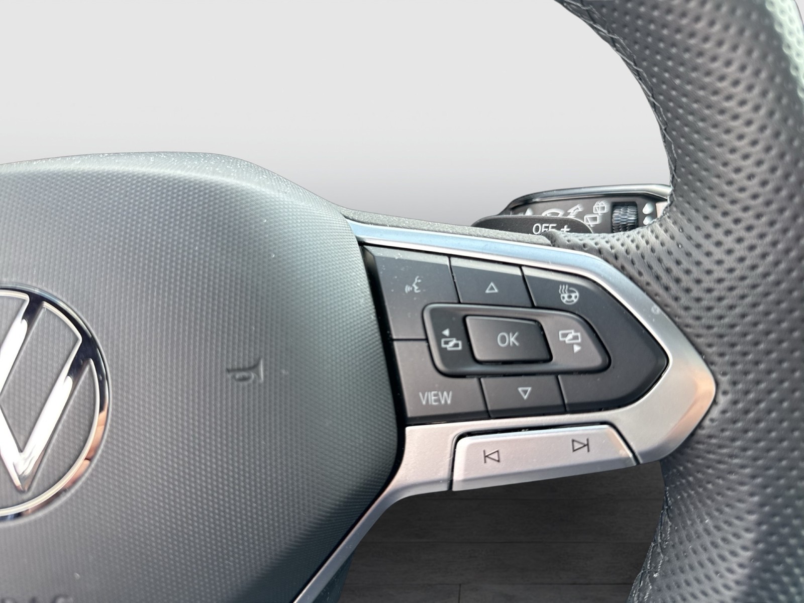 Volkswagen Touareg HYBRID R PANO DYNAUDIO CAM ACC LM21 NAVI