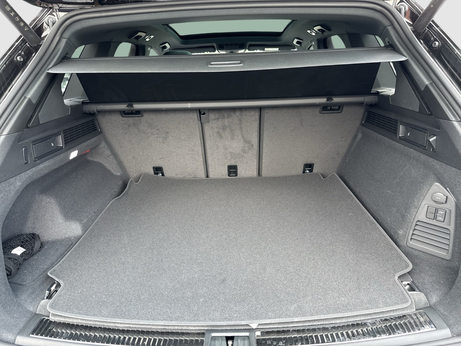 Volkswagen Touareg HYBRID R PANO DYNAUDIO CAM ACC LM21 NAVI