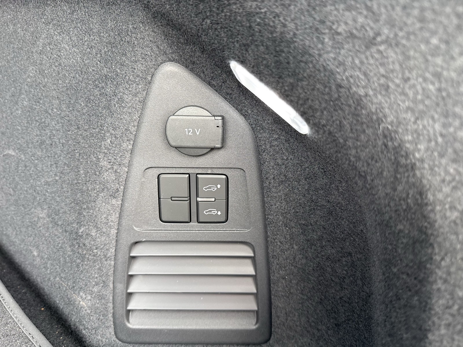 Volkswagen Touareg HYBRID R PANO DYNAUDIO CAM ACC LM21 NAVI
