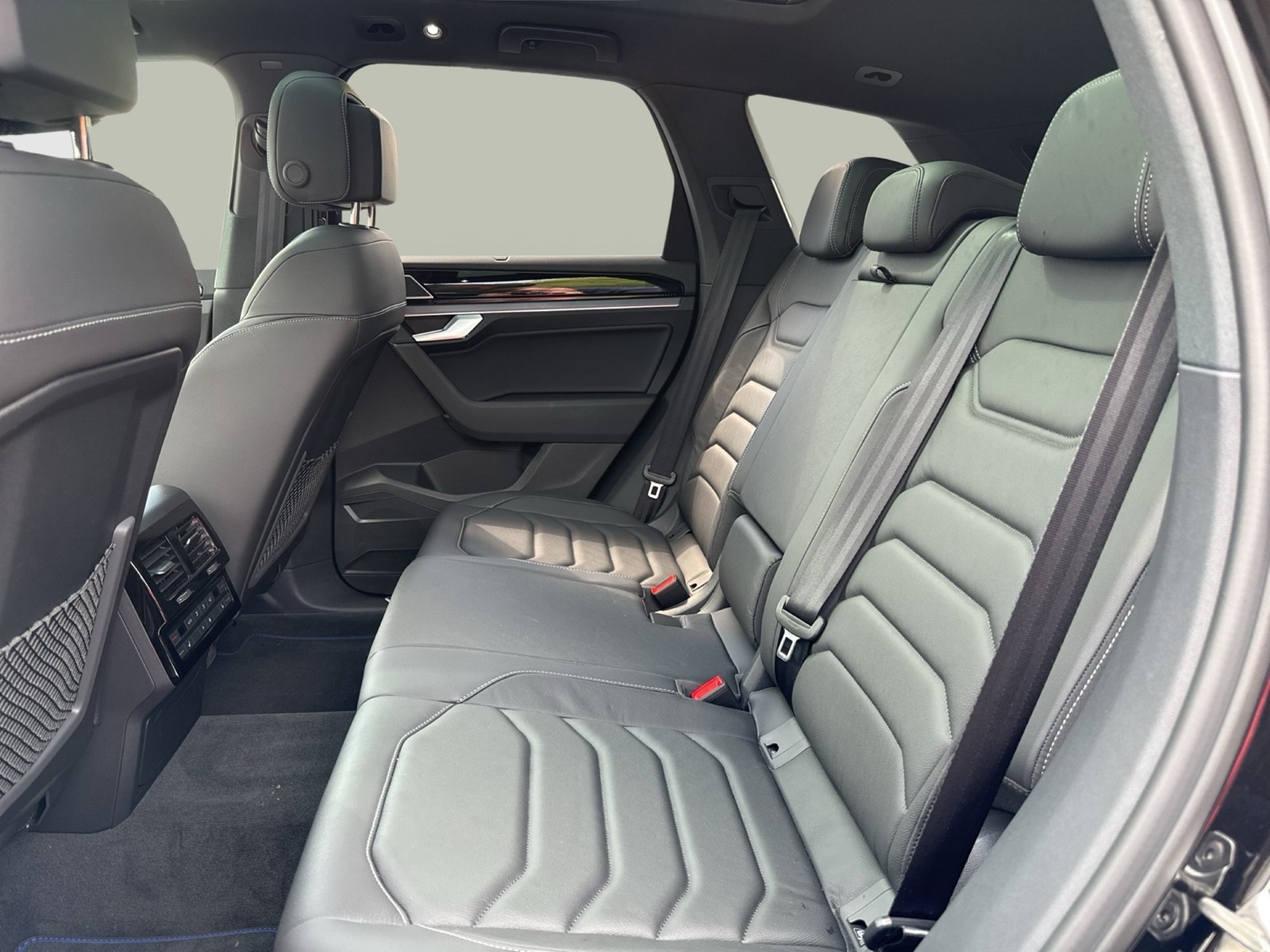 Volkswagen Touareg HYBRID R PANO DYNAUDIO CAM ACC LM21 NAVI