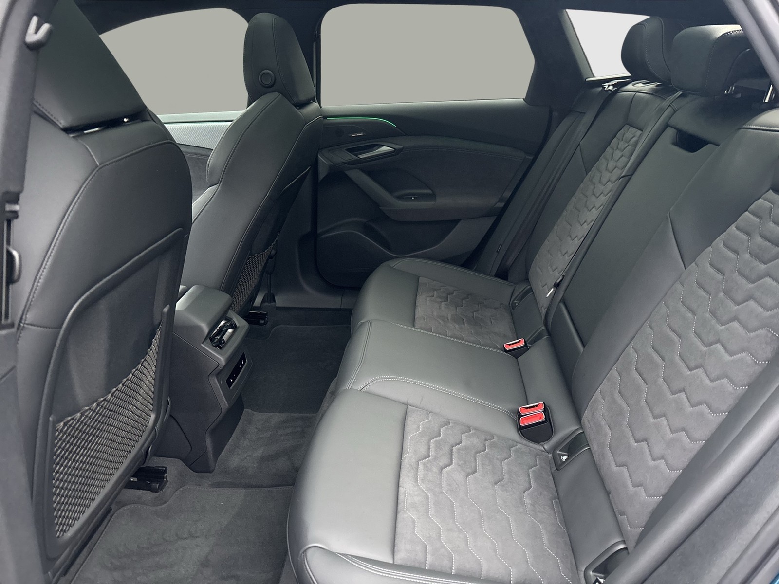 Audi A6 e-tron Avant S LINE PANO B&O AHK 360°CAM LM21