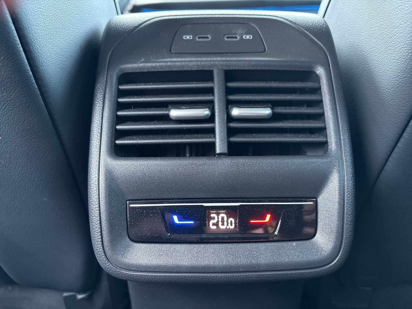 Volkswagen Passat Variant 2.0 BUSINESS CAM ACC HEAD-UP NAVI