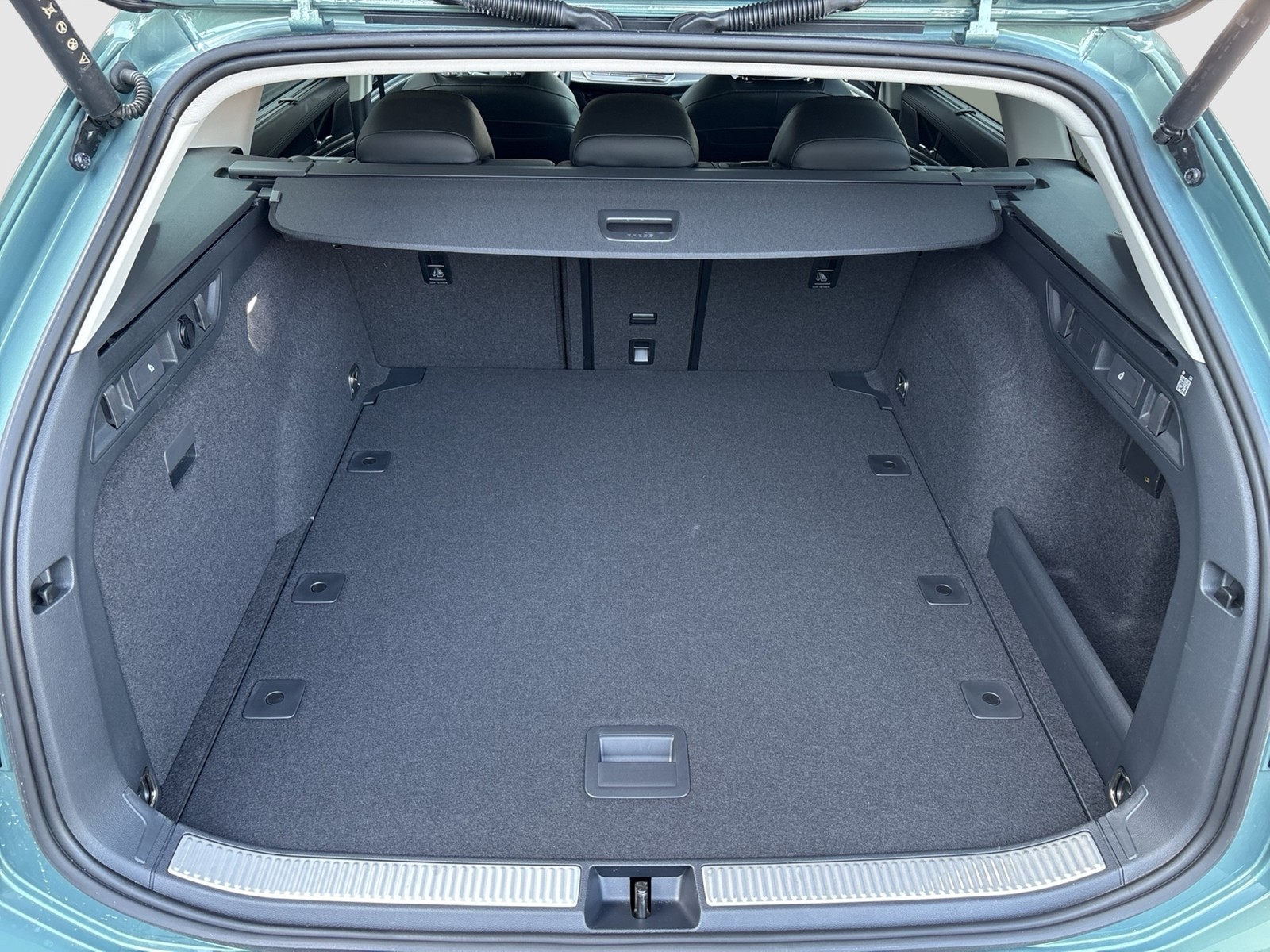 Volkswagen Passat Variant 2.0 BUSINESS CAM ACC HEAD-UP NAVI