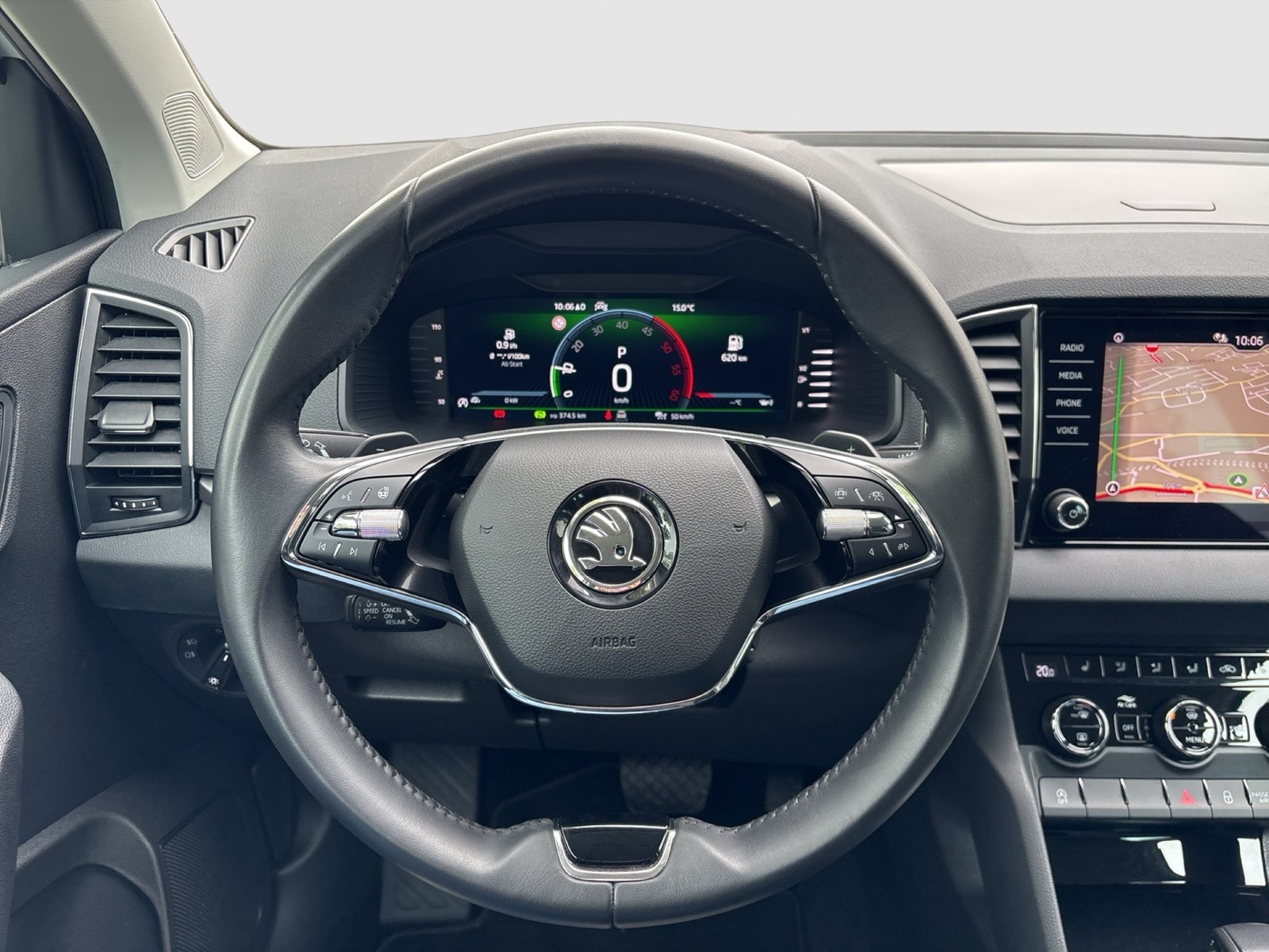 Skoda Karoq 2.0 TOUR 4X4 AHK ACC NAVI CARPLAY