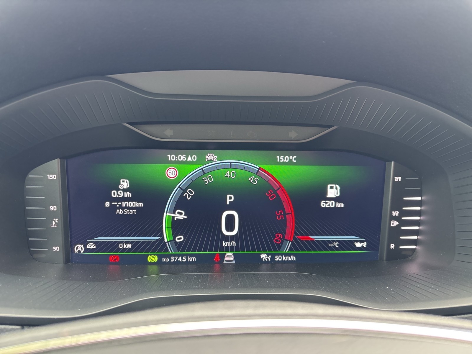 Skoda Karoq 2.0 TOUR 4X4 AHK ACC NAVI CARPLAY