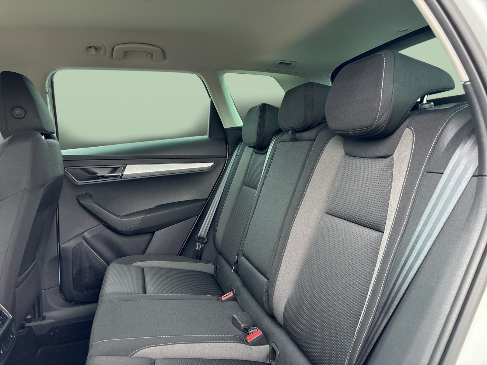 Skoda Karoq 2.0 TOUR 4X4 AHK ACC NAVI CARPLAY
