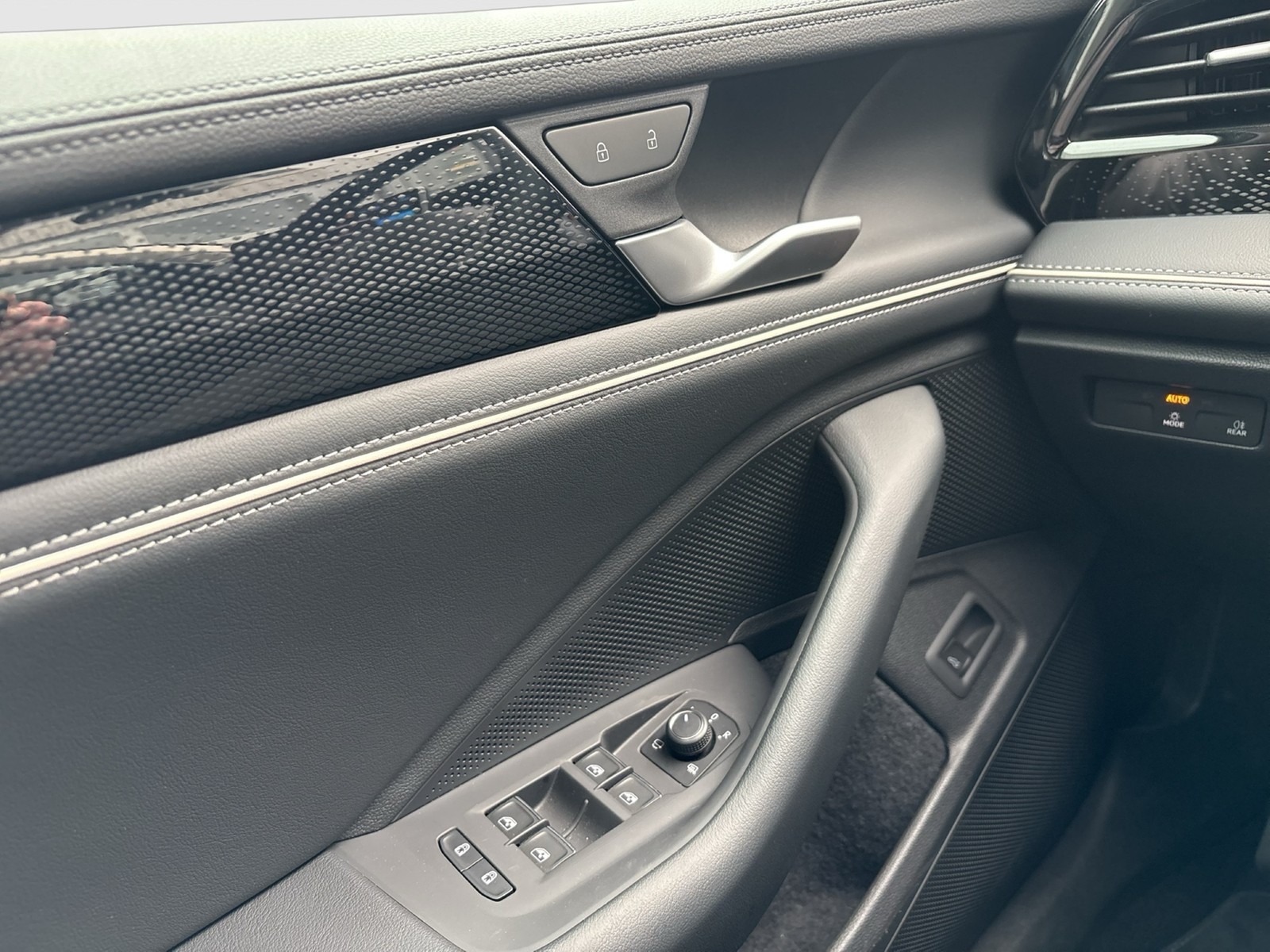 Volkswagen Passat Variant 2.0 BUSINESS AHK 360°CAM ACC NAVI