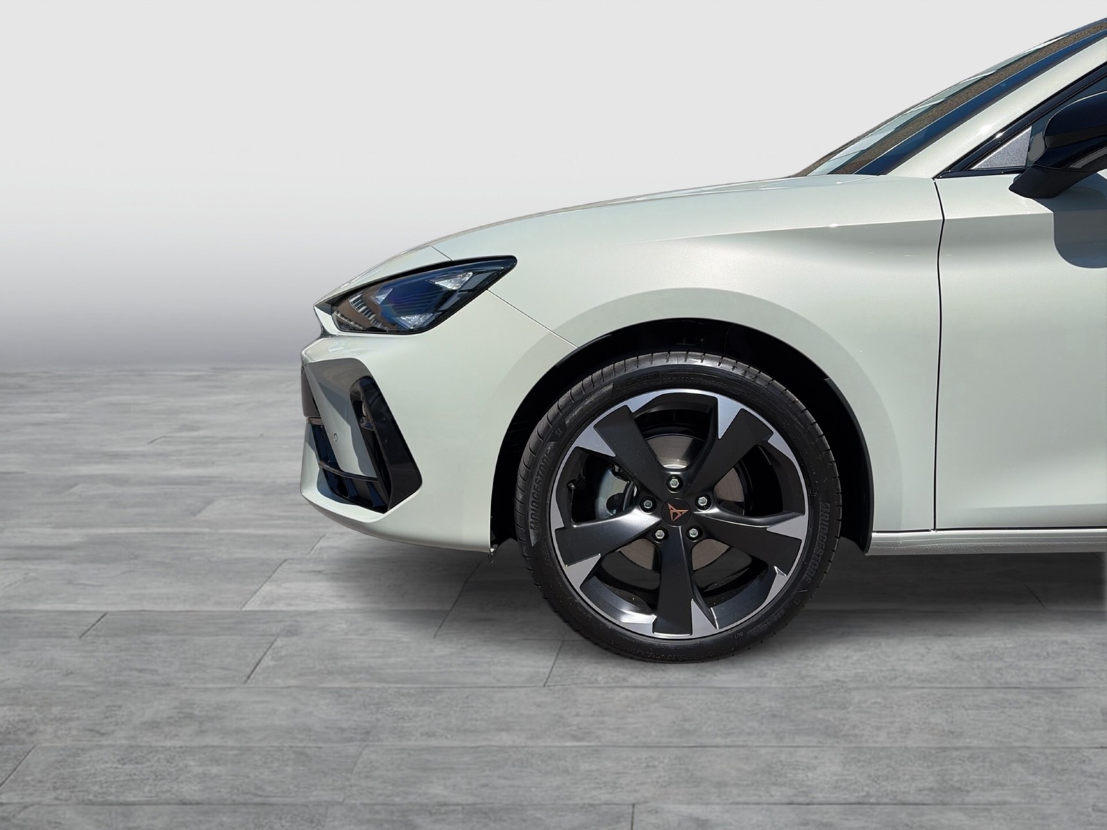 Cupra Leon ST 1.5 eTSI PANO SENNHEISER AHK CAM LM18